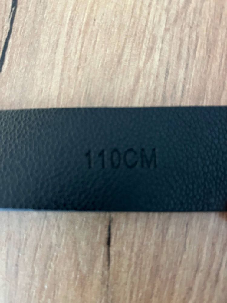Nowy zafoliowany pasek guess 110cm