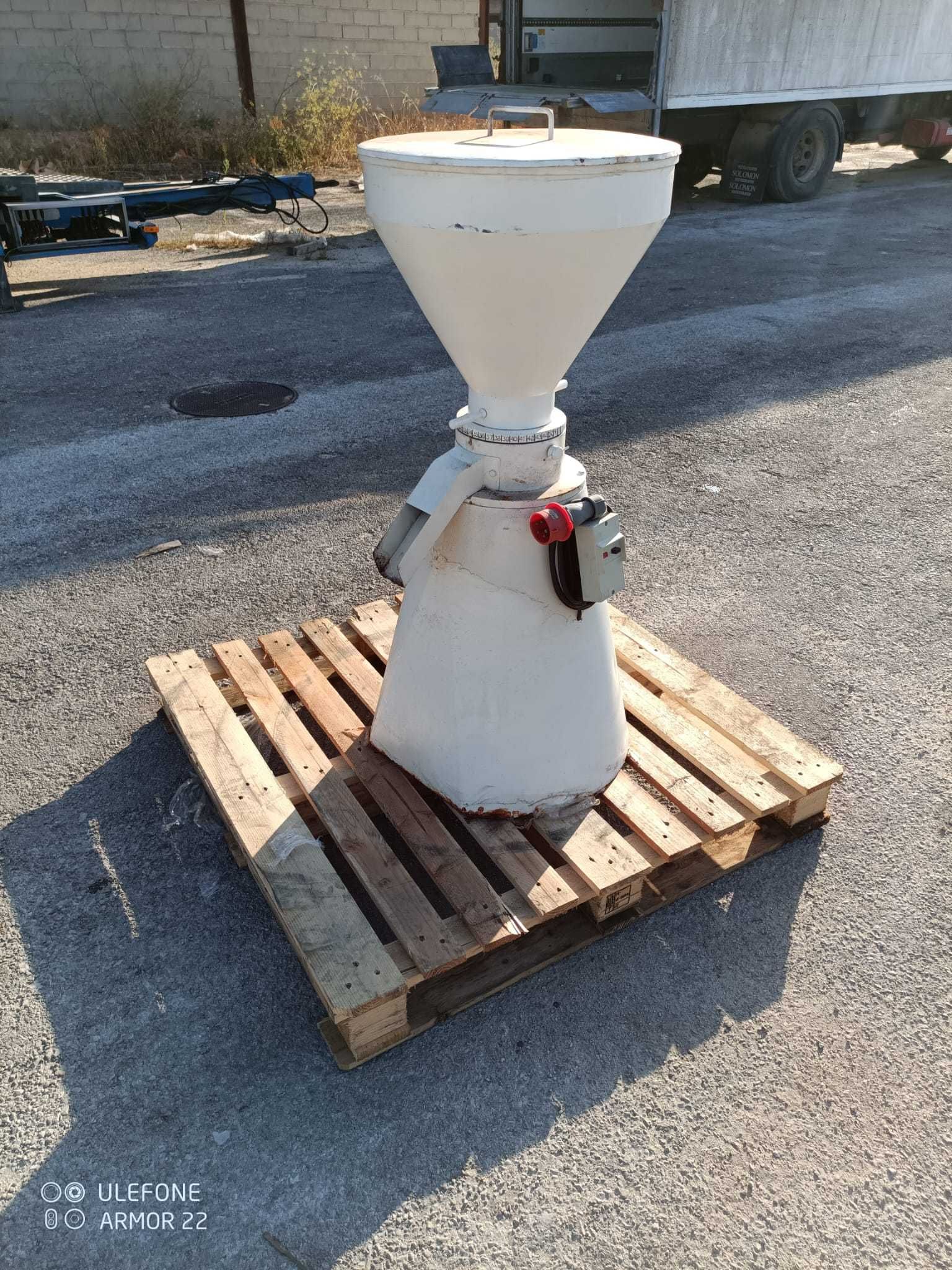 Moinho de ralar pão