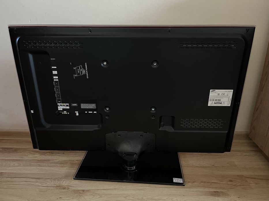 Telewizor Samsung UE40D5500RW 40″  - Pilot,Przewód zasilający ZA DARMO