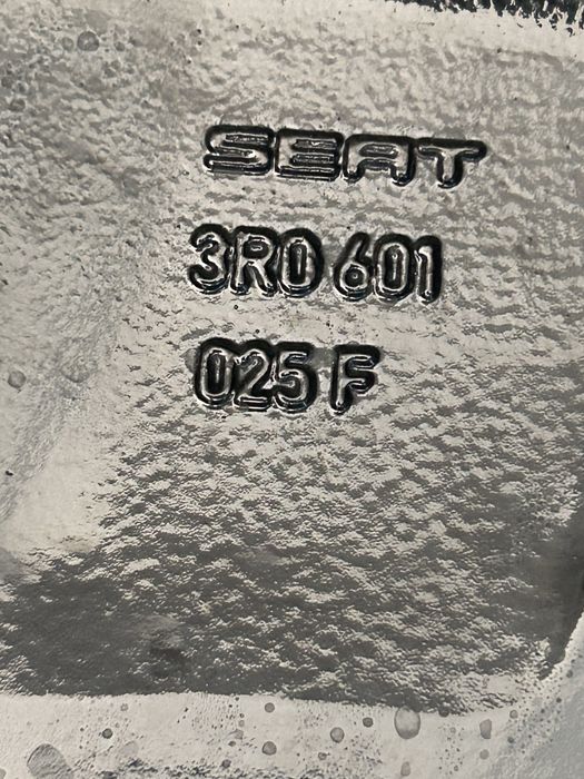 555 Felgi Aluminiowe Oryginał SEAT R 18 5x112 B. Ładne Czarne