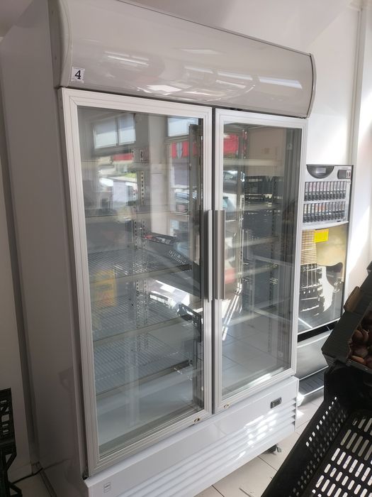 Vitrine de refrigeração vertical