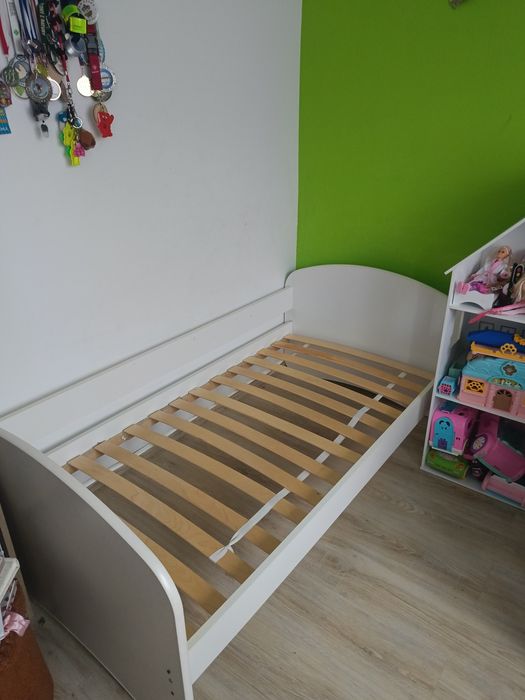 Łóżeczko dziecięce białe