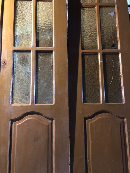 Міжкімнатні деревяні двері .