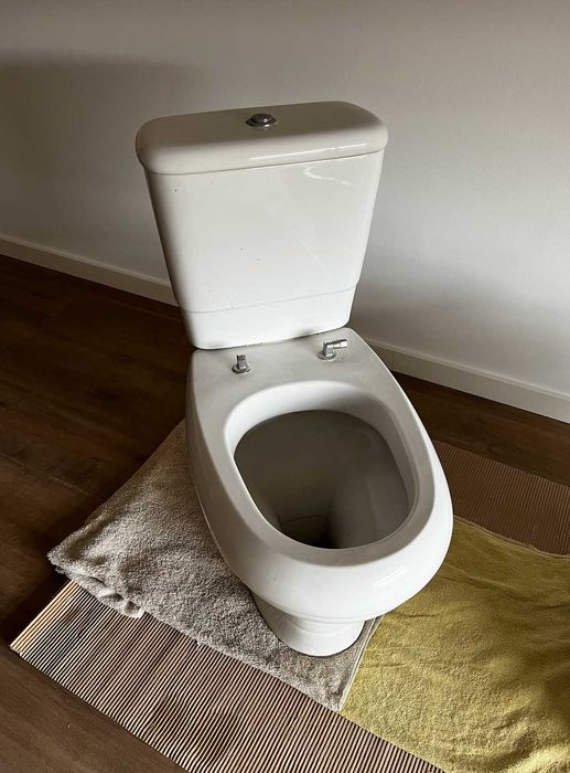 Conjunto Sanita  + Bidé Estaco com Autoclismo e Torneira – bom estado