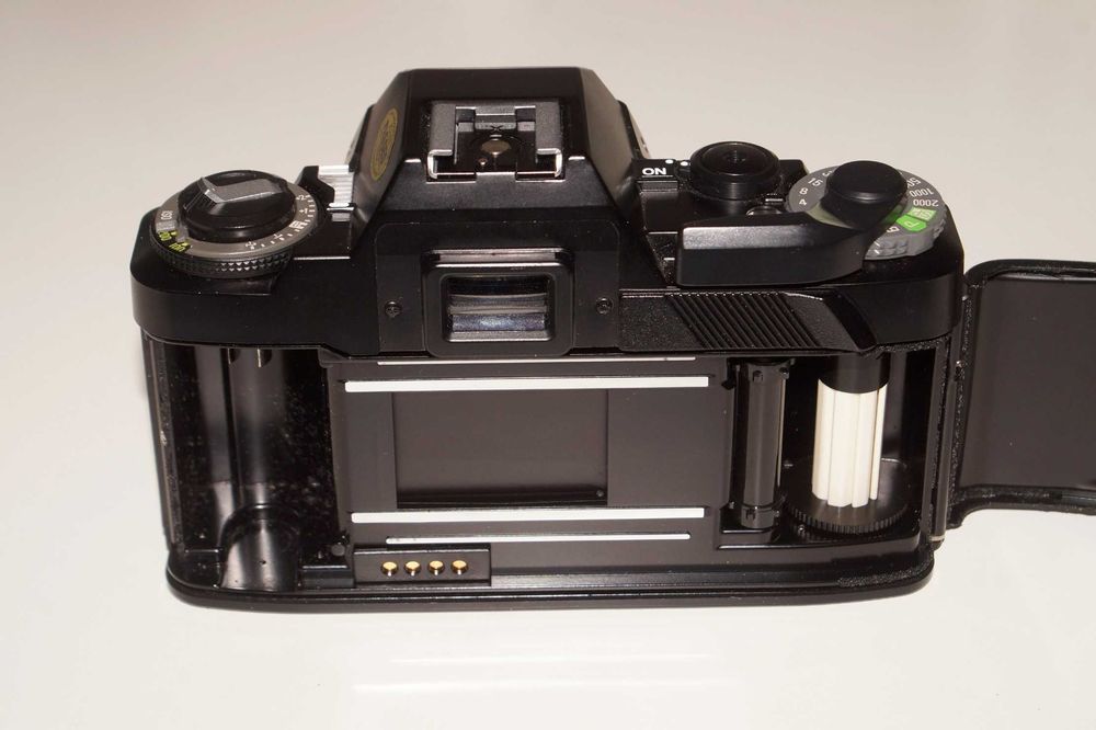 Ricoh KR30sp + 50mm f/2 (Me Super)