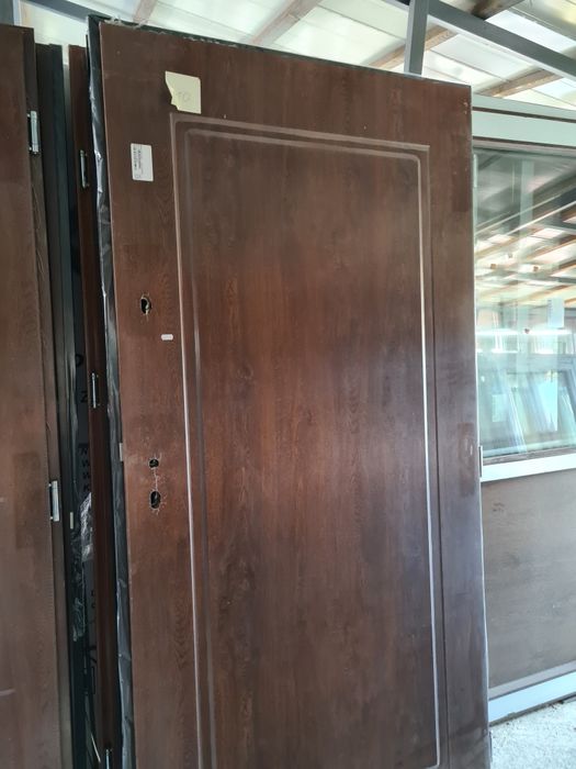 Drzwi zewnętrzne nowe