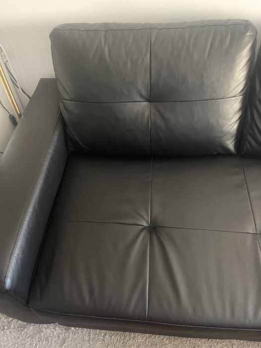 Sofa com chaisse long com arrumacao