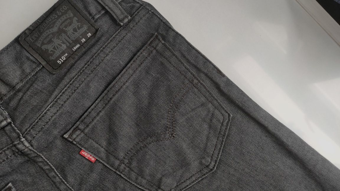 Spodnie dżinsowe Levi's W28L28 510