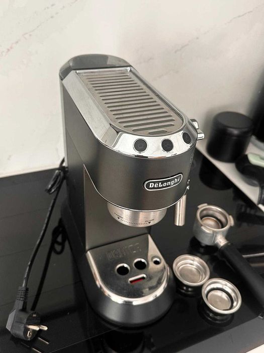 Máquina DeLonghi Dedica Café Expresso