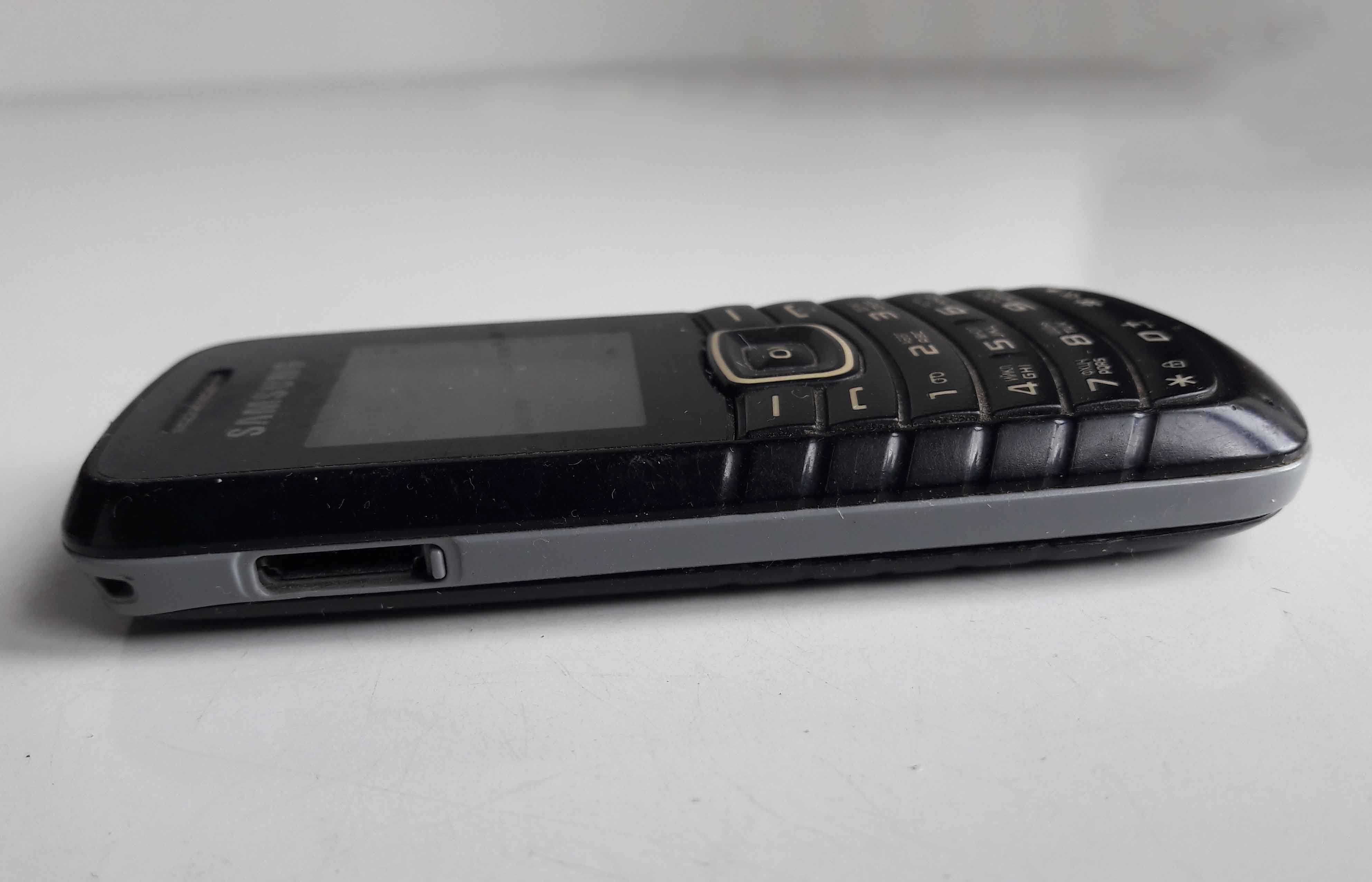 Мобильный телефон Samsung GT-E1080W