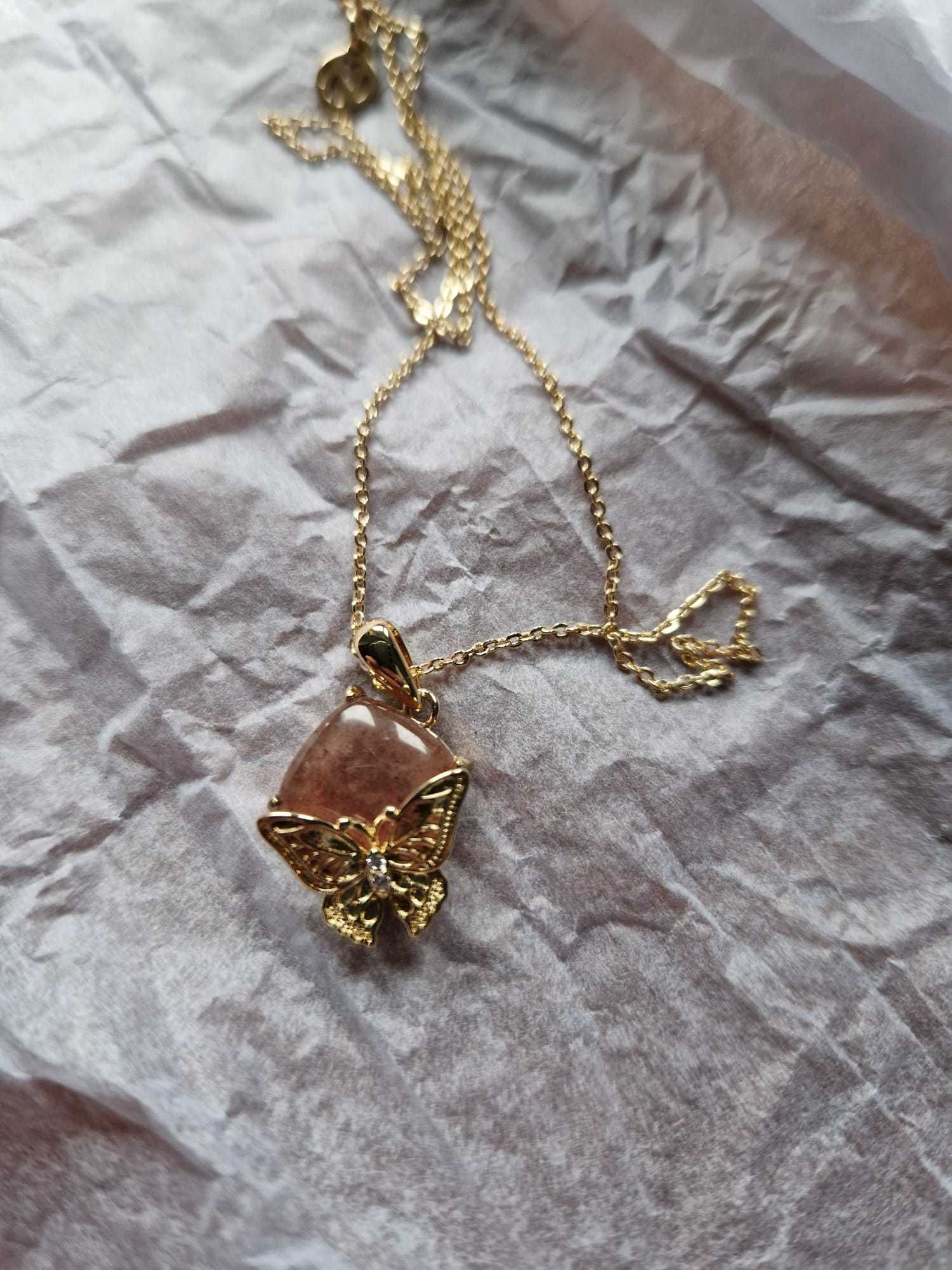 Colar Butterfly Strawberry Quartz