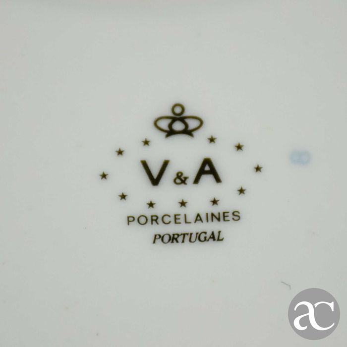 Aneleira / covilhete em forma de folha Porcelana V & A