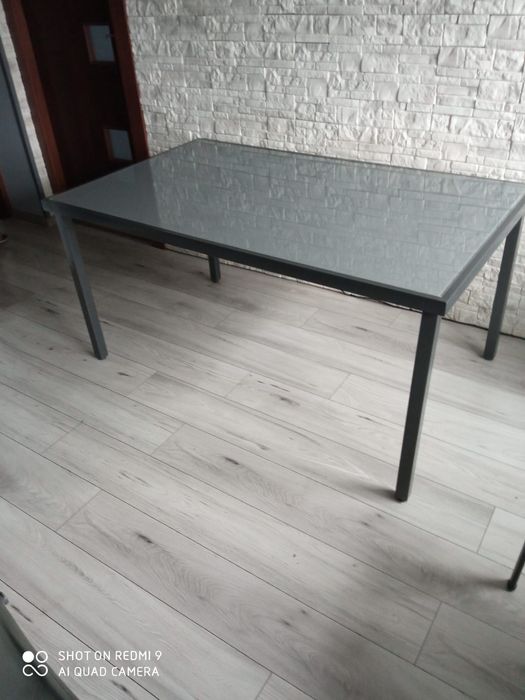 Zestaw stół i 4 krzesla stan bardzo dobry