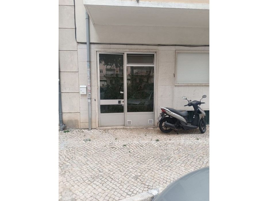 Espaço Comercial com +10 divisões, composto por várias divisões com...