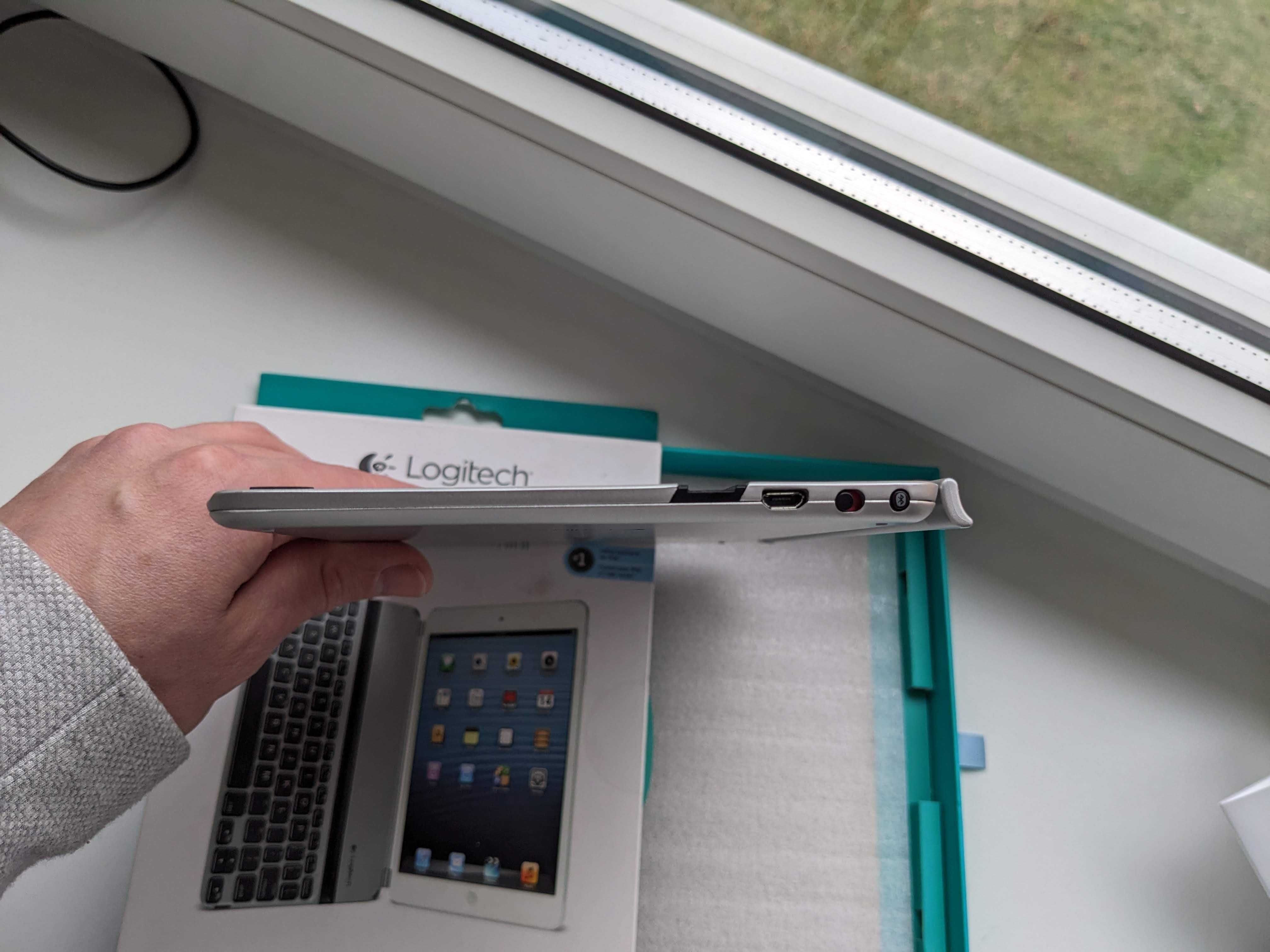 Клавіатура Logitech Bluetooth магнітна до iPad mini 2