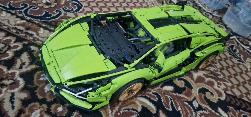 LEGO Technic 42115 Lamborghini Sián FKP 37
