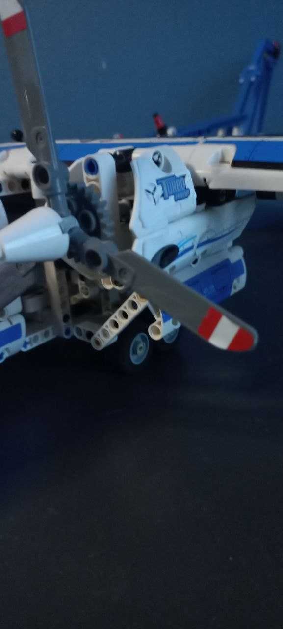 Lego technic 42025, лего технік вантажний літак