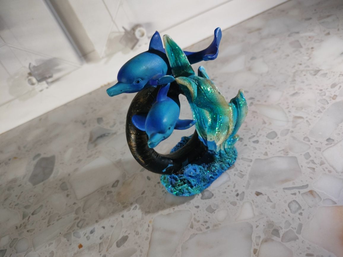 Figurka z Delfinami