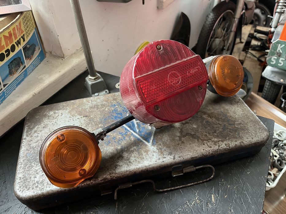 Simson S51 KR51 MZ ETZ lampa tyl mocowanie kierunki DDR oryginal