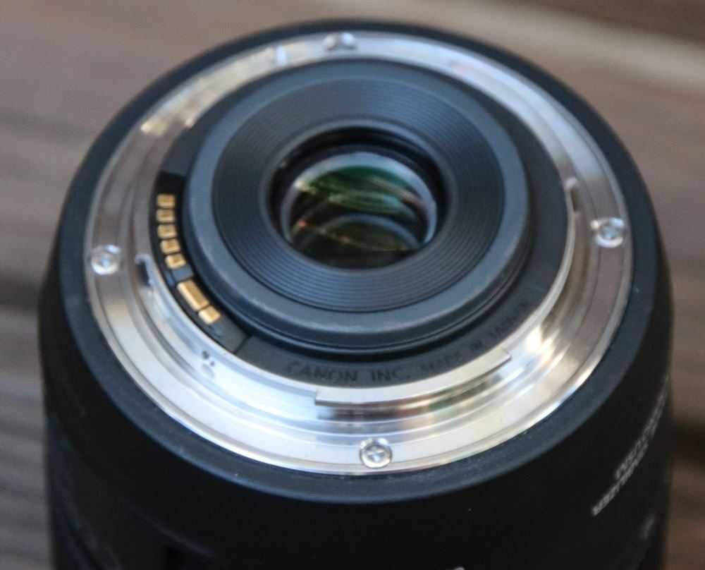 Canon EFs 18-135mm f3.5-5.6 IS nano USM