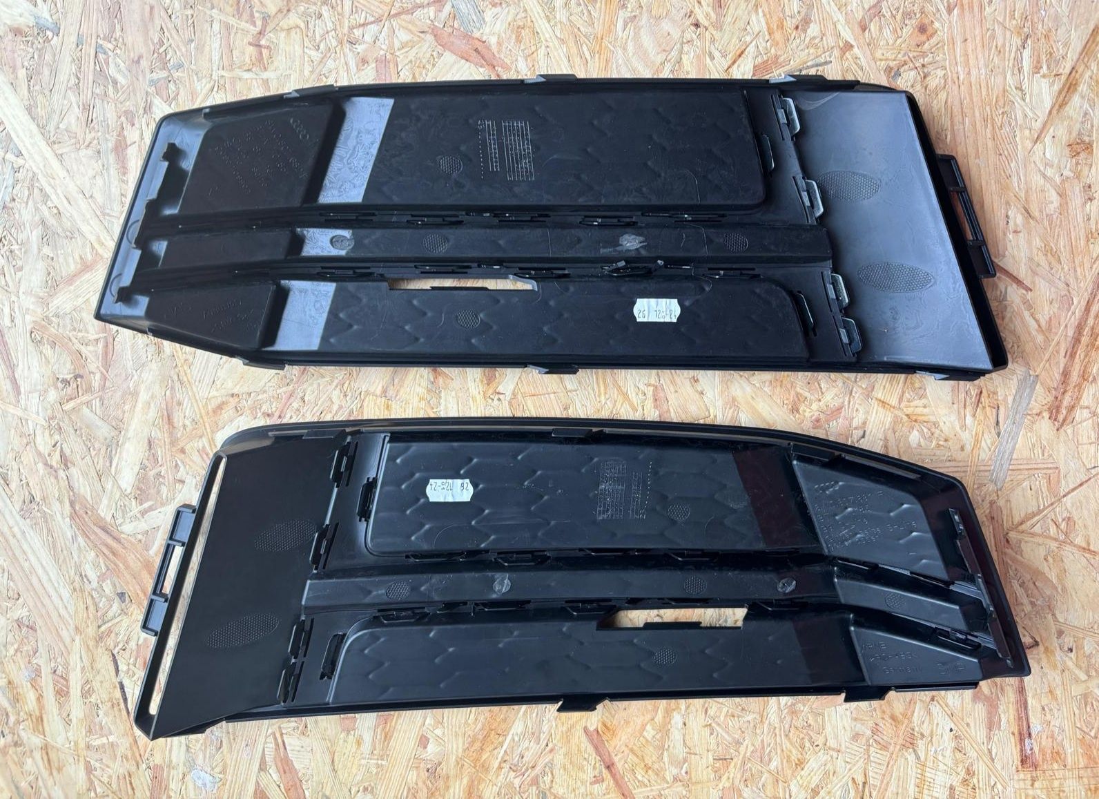Audi A4 B9 S-Line kratka zderza pra,lew Oryg 8W0.807.682F 8W0.807.681F