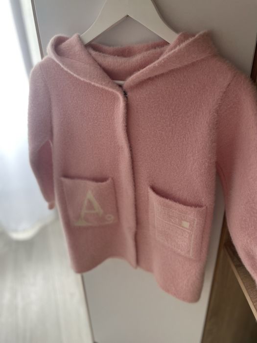 Альпака на дівчинку
