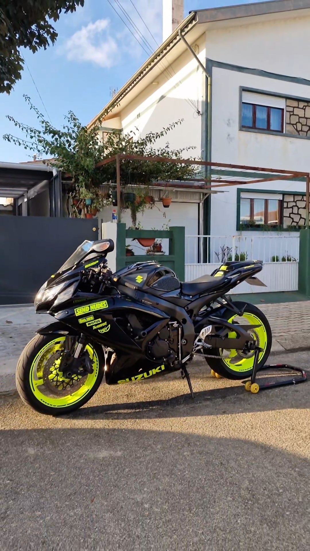 suzuki gsxr 750 k8