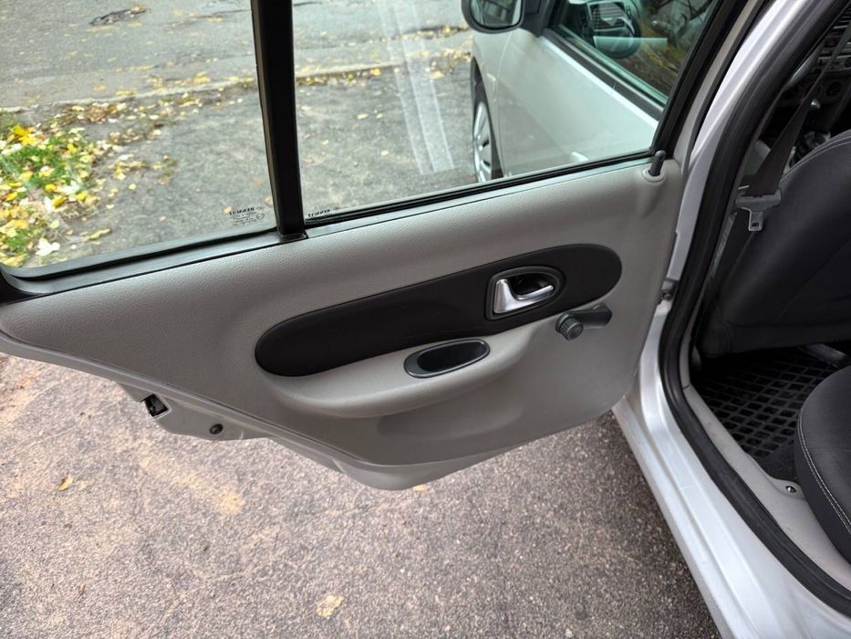 Продам Рено Симбл 2011 газ/бенз