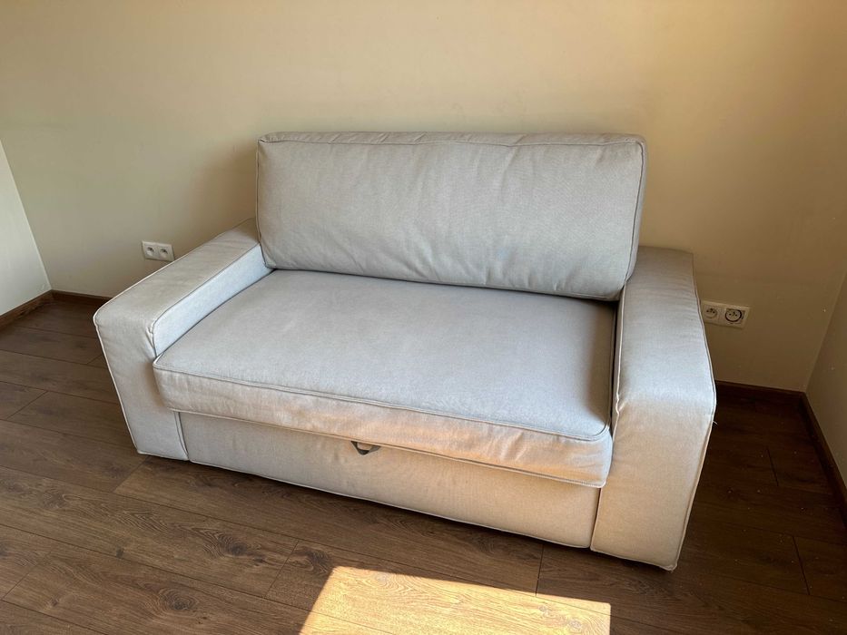 Kanapa IKEA VILASUND – rozkładana, z pojemnikiem na pościel