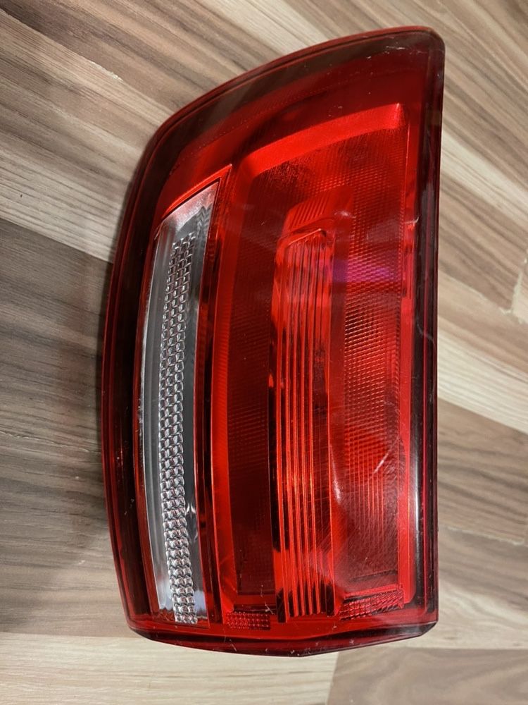 Sprzedam uzywana tylna lewa lampe do audi a4 b9