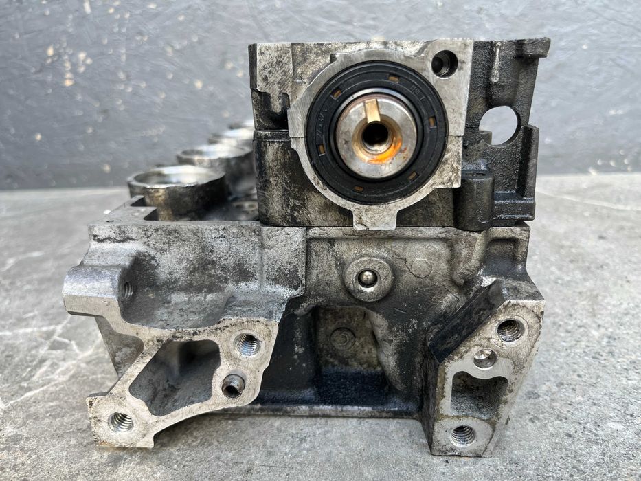 ГБЦ головка блока Peugeot 206 207 307 Ford Fiesta Fusion 1.4 HDI TDCi