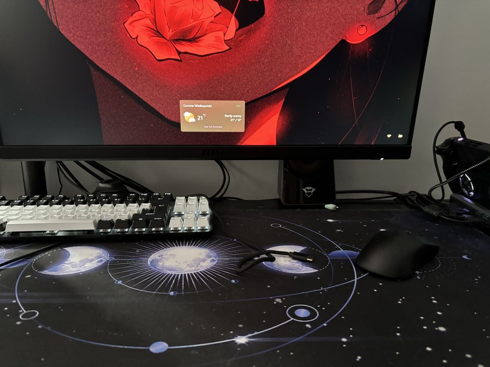 Stacja dokujaca do Steam Deck oraz Lenovo Legion GO