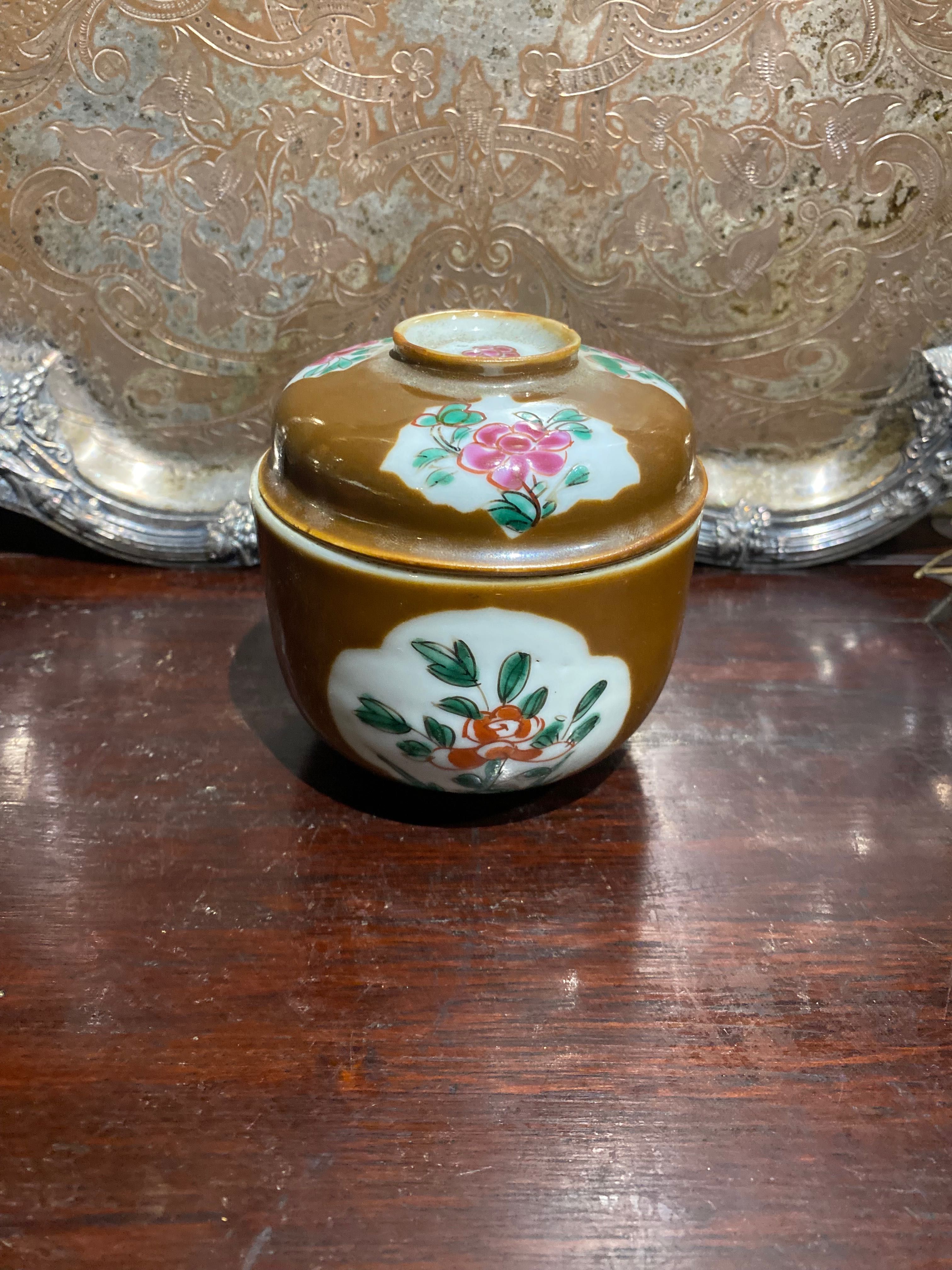 Pote com tampa Porcelana Companhia das índias Chocolate Séc XVIII 10cm