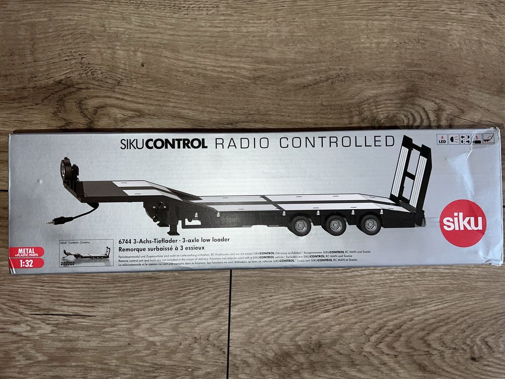 Naczepa niskopodwoziowa 3-osiowa Siku Control 6744, NOWY, nie ROS
