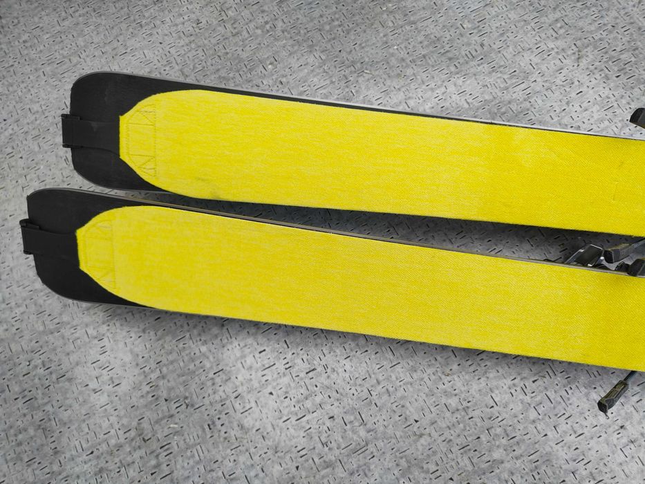 Dobre, niskie skitoury MOVEMENT GO 146 cm + Piny DYNAFIT i foki