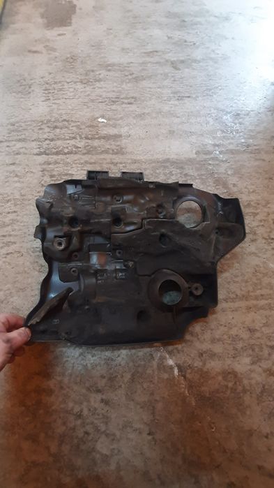 Кришка двигуна Toyota Uaris d4d