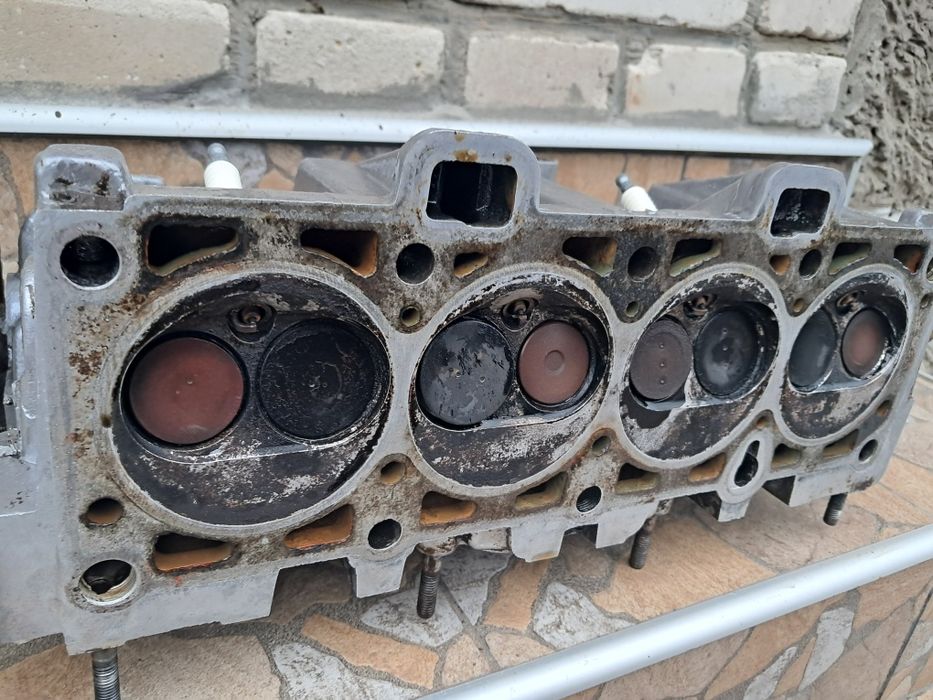 ГБЦ ВАЗ 2109 21099; 2110 2114 2115 1.5інжектор головка блока циліндрів