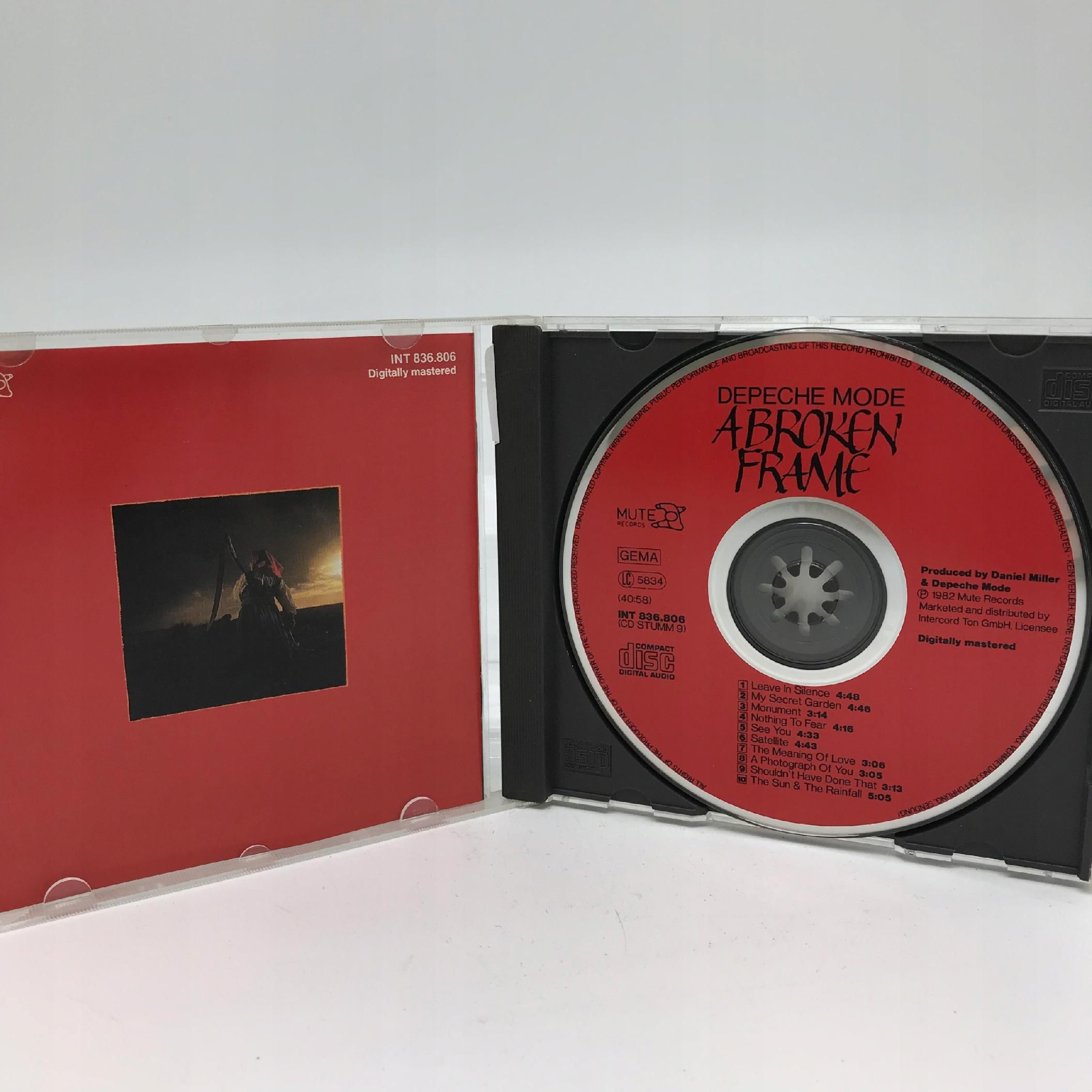 cd - depeche mode - a broken frame