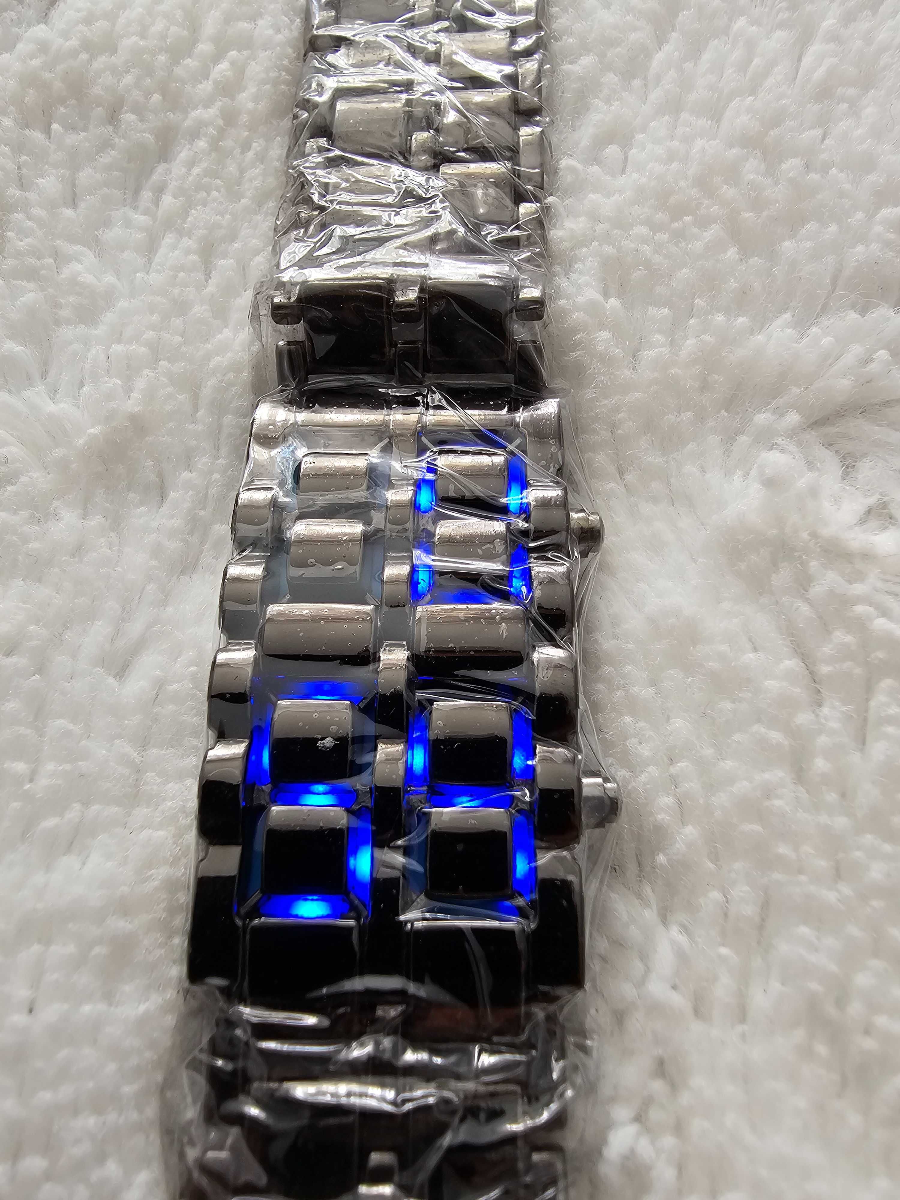 Wyjątkowy Zegarek LED w Formie Bransoletki