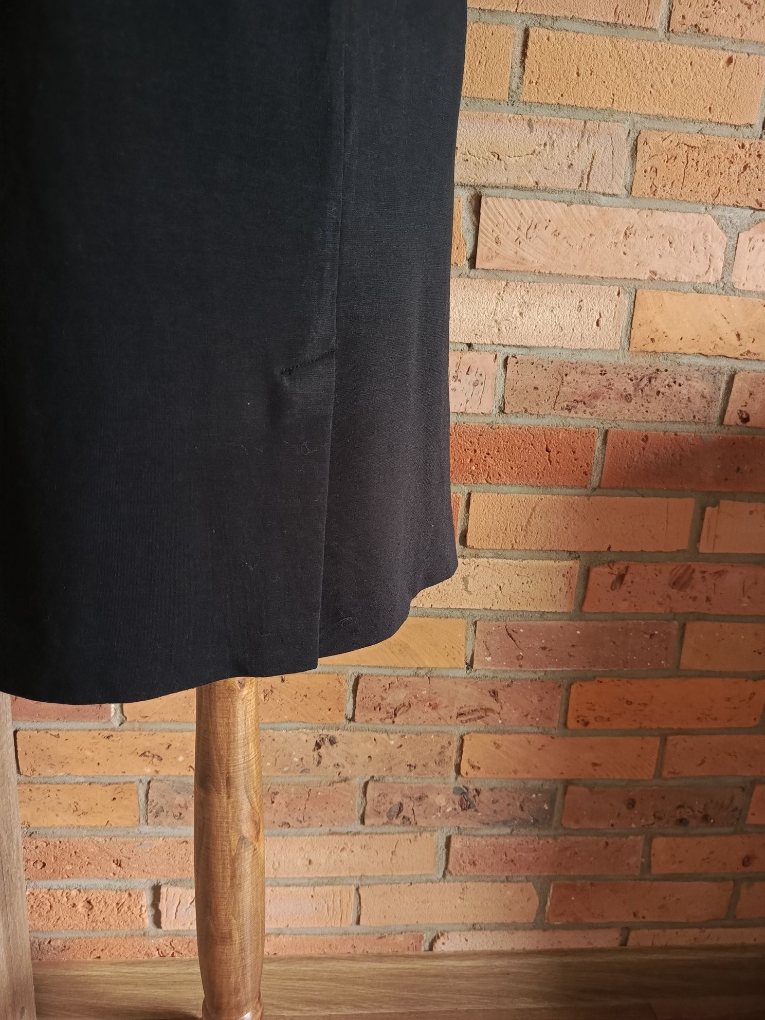 Sukienka czarna Montego L elegancka prosta