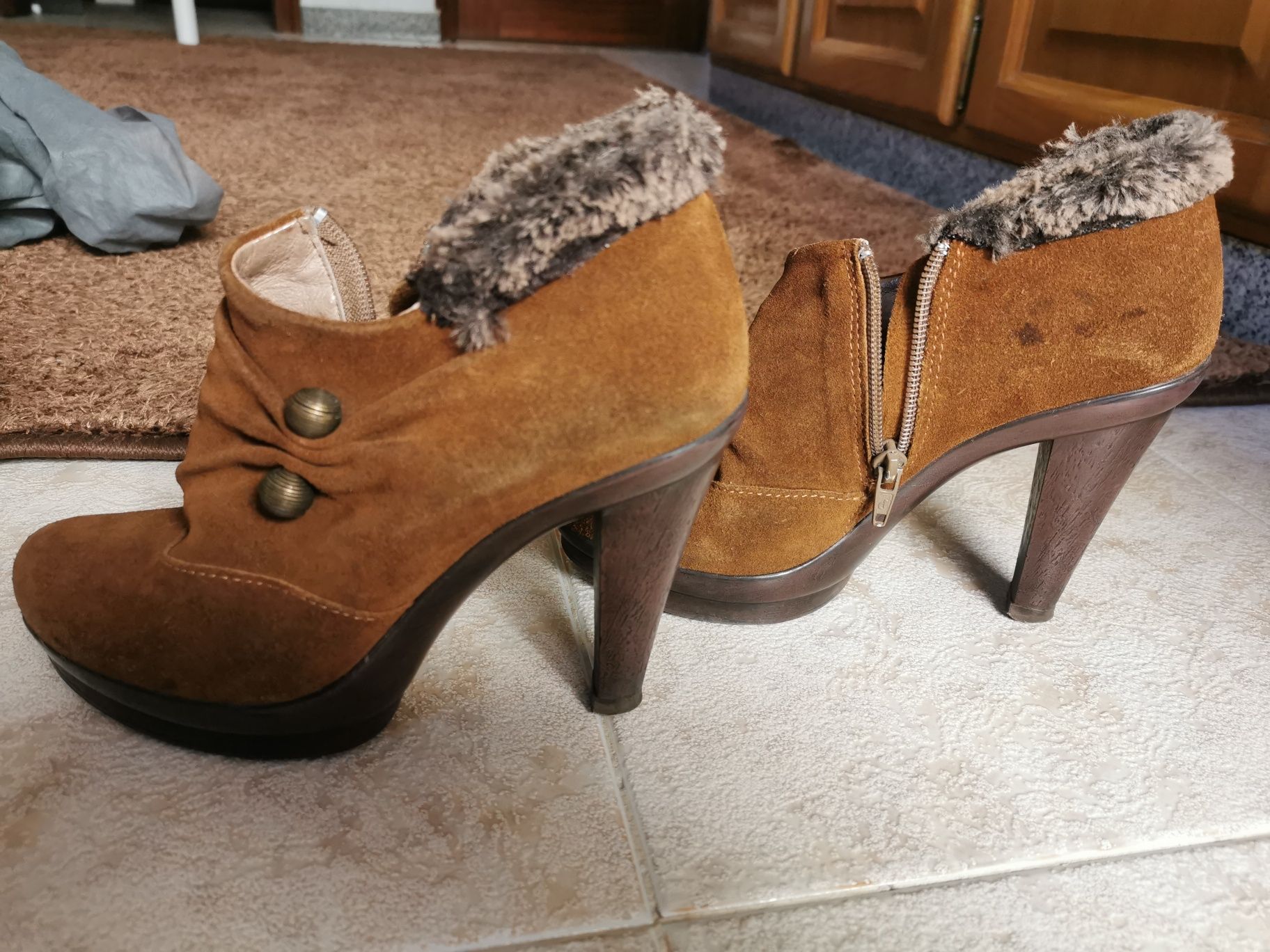 Botins em pele camel Tam. 37