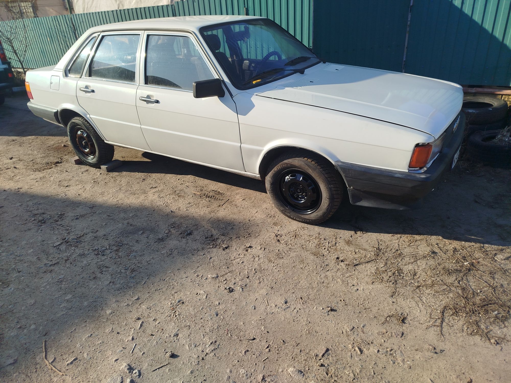 Продам Ауди 80 б 2. 1200 s