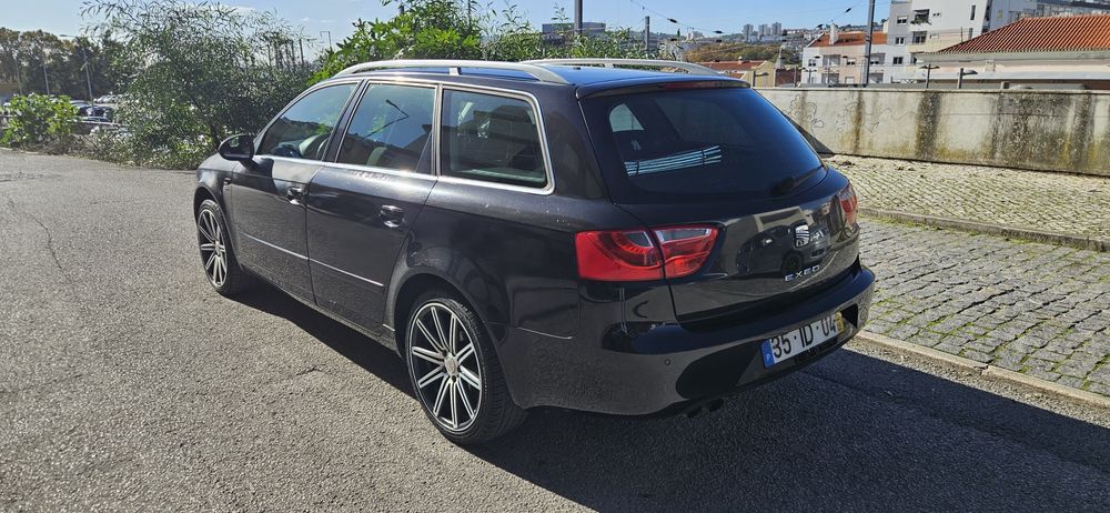 Seat Exeo ST 2.0 TDI 143cv
Com 257000km.
Jantes 18.
Troquei a distribu