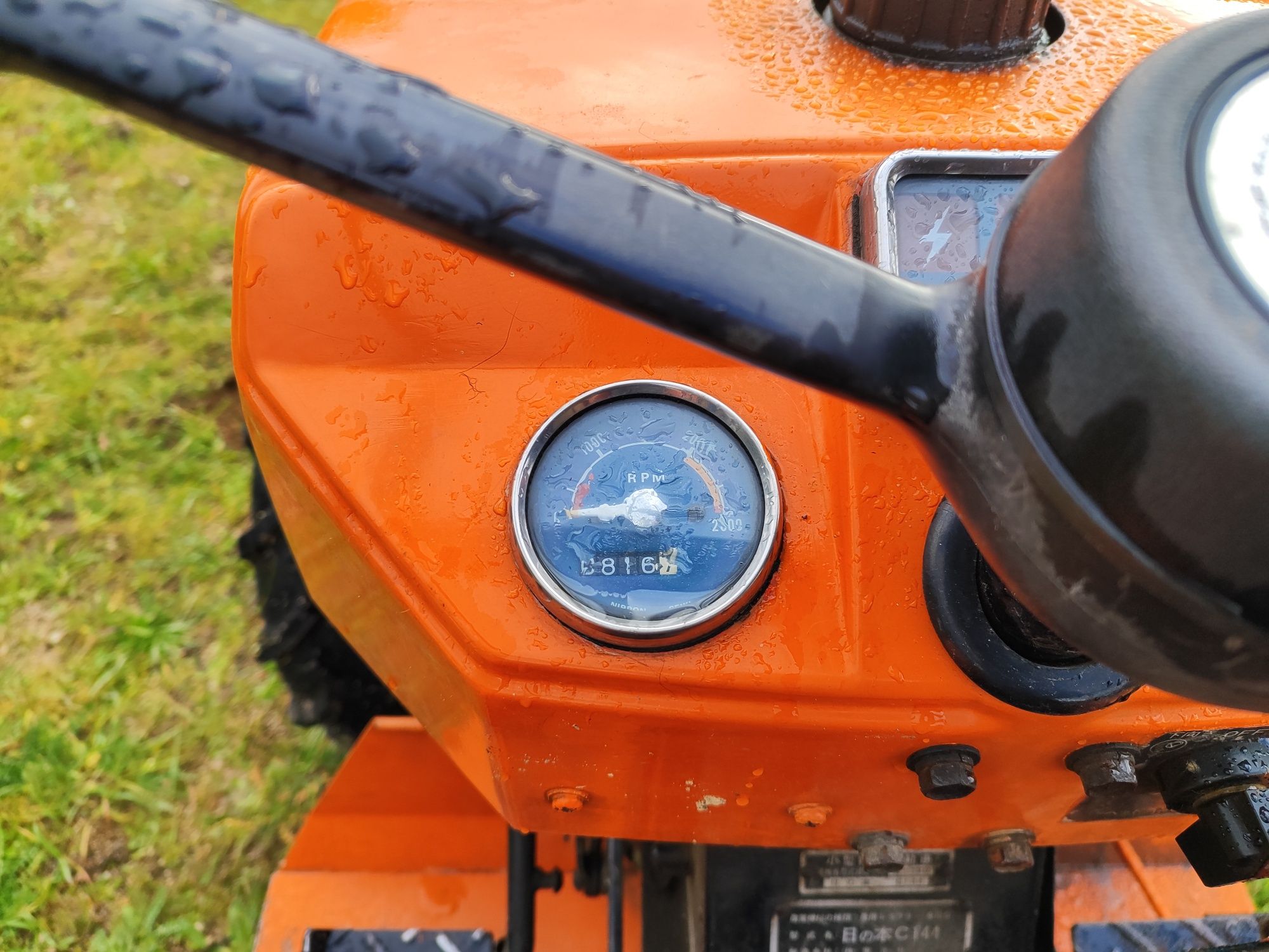 Trator hinomoto 4x4