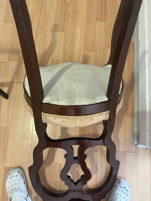 Cadeira vintage com forro novo