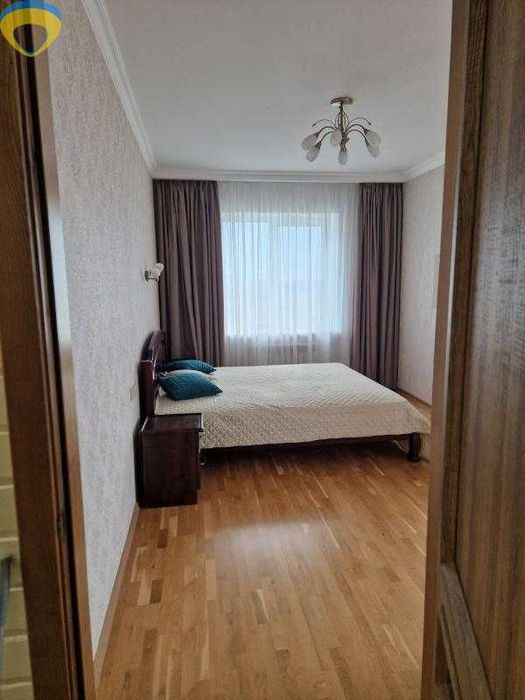 Продам 2 кімнатну кв-ру на вул. Сахарова !