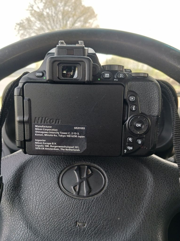 Nikon D5600 Black
Nikon D5600 Black + 18-55mm AF-P VR
 

Equipada co