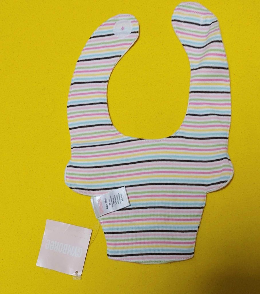 Śliniak dla dziewczynki firmy Gymboree.  Nowy z metką.
