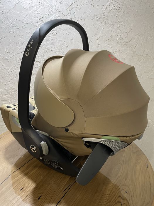 Автокрісло Cybex Cloud T