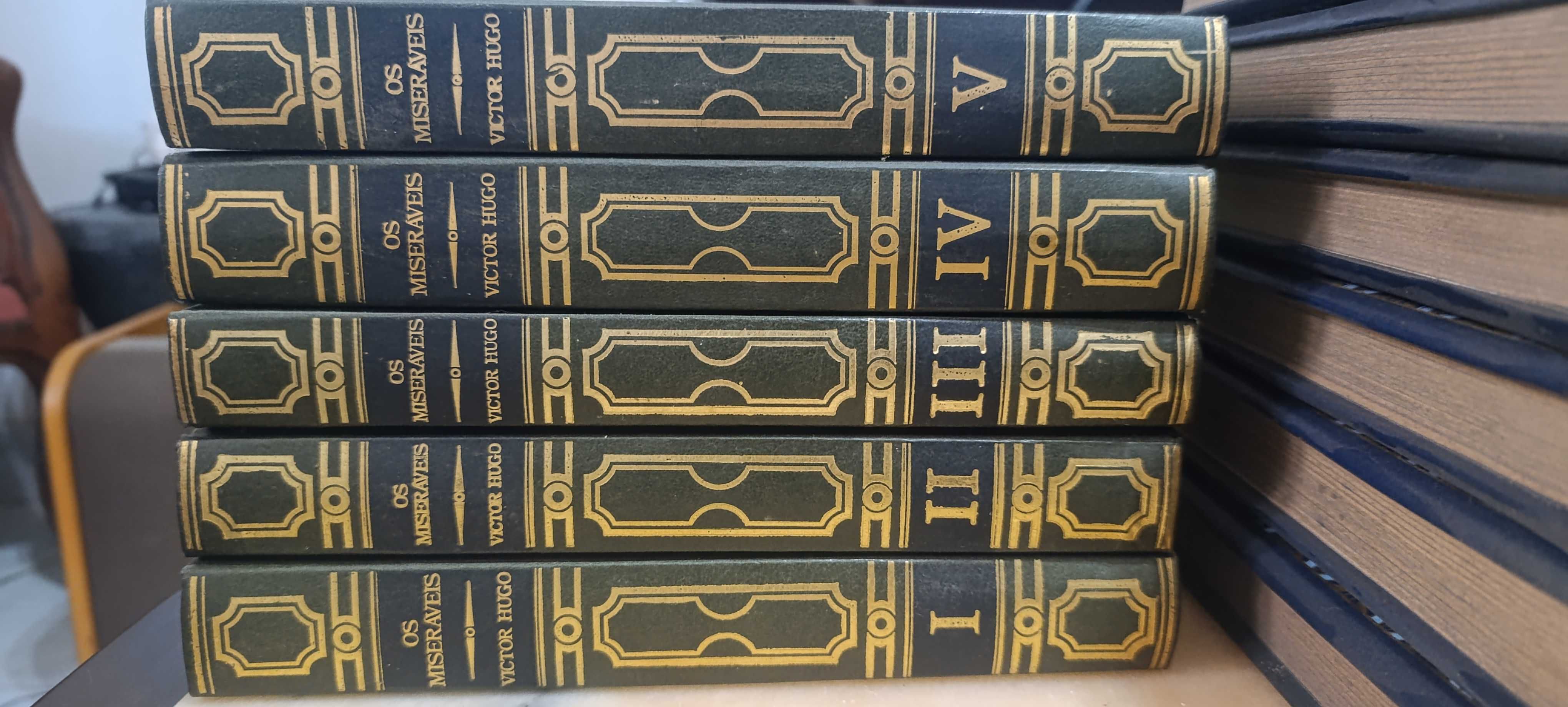 Coleção de livros antigos